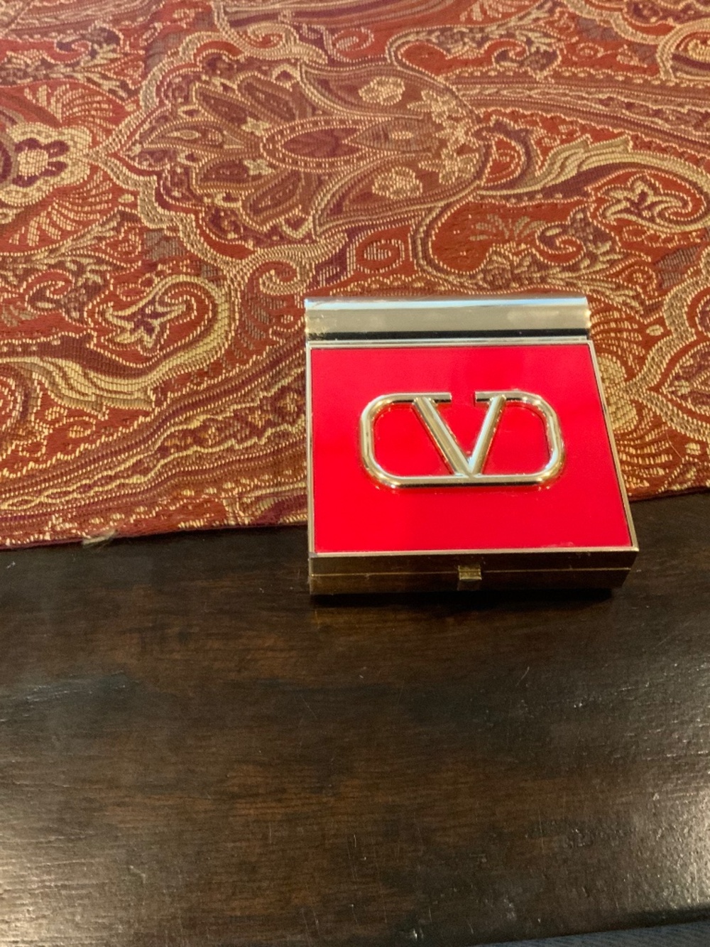 Valentino eye2cheeck 12, MSRP $52 used few times Very hard t